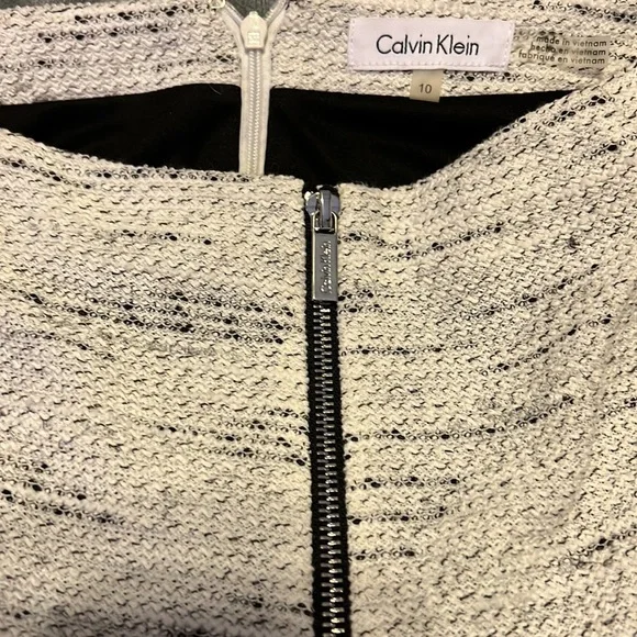 Calvin Klein skirt - Picture 3 of 5